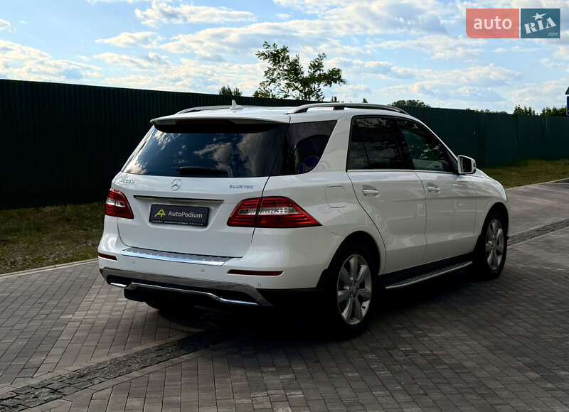 Внедорожник / Кроссовер Mercedes-Benz M-Class 2015 в Киеве