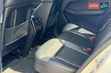 Внедорожник / Кроссовер Mercedes-Benz M-Class 2013 в 