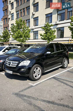 Внедорожник / Кроссовер Mercedes-Benz M-Class 2009 в 