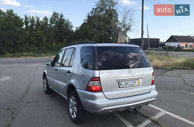 Внедорожник / Кроссовер Mercedes-Benz M-Class 2002 в 