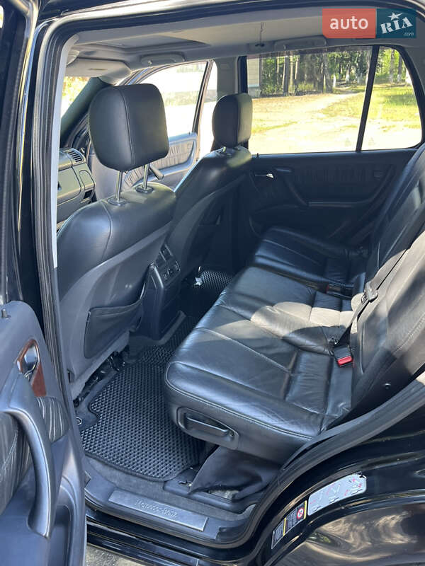 Внедорожник / Кроссовер Mercedes-Benz M-Class 2004 в Макарове