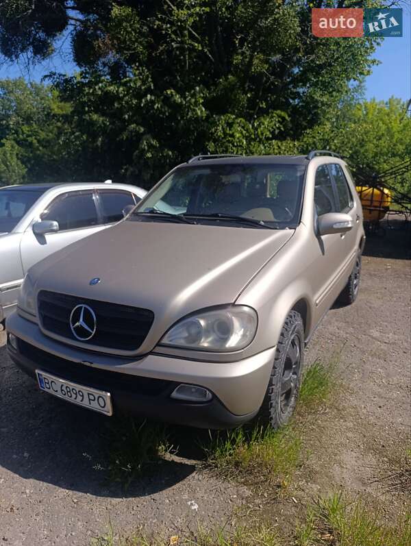 Mercedes-Benz M-Class 2001