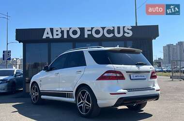 Позашляховик / Кросовер Mercedes-Benz M-Class 2014 в 