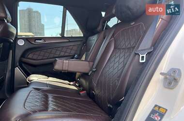 Позашляховик / Кросовер Mercedes-Benz M-Class 2014 в 