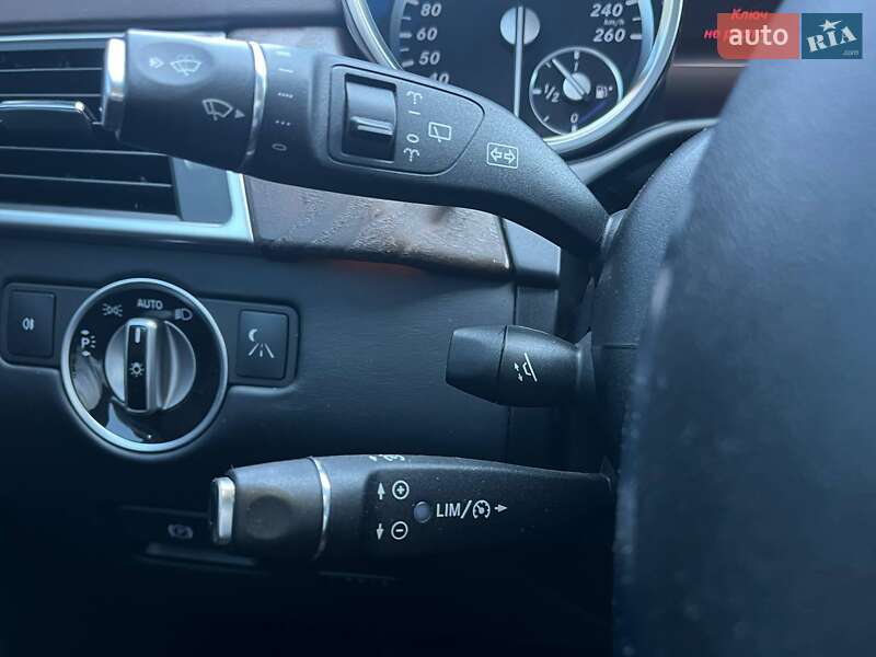 Позашляховик / Кросовер Mercedes-Benz M-Class 2014 в Києві
