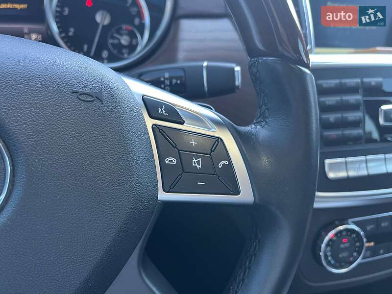 Позашляховик / Кросовер Mercedes-Benz M-Class 2014 в Києві