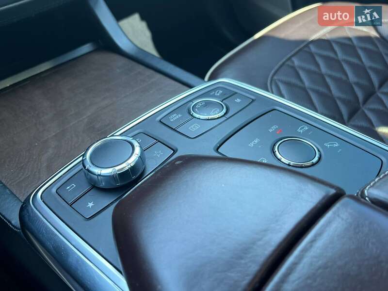 Позашляховик / Кросовер Mercedes-Benz M-Class 2014 в Києві