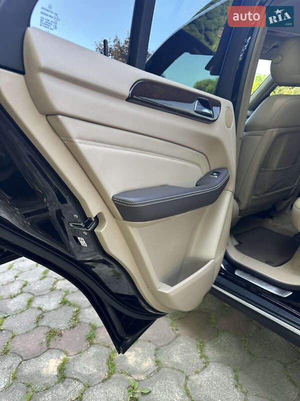 Внедорожник / Кроссовер Mercedes-Benz M-Class 2013 в Черновцах