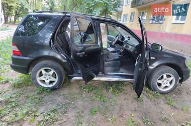 Внедорожник / Кроссовер Mercedes-Benz M-Class 2001 в 