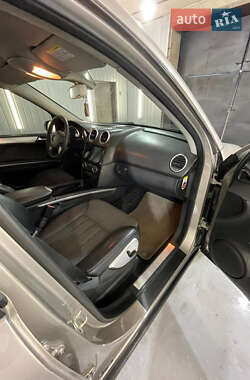 Внедорожник / Кроссовер Mercedes-Benz M-Class 2006 в 