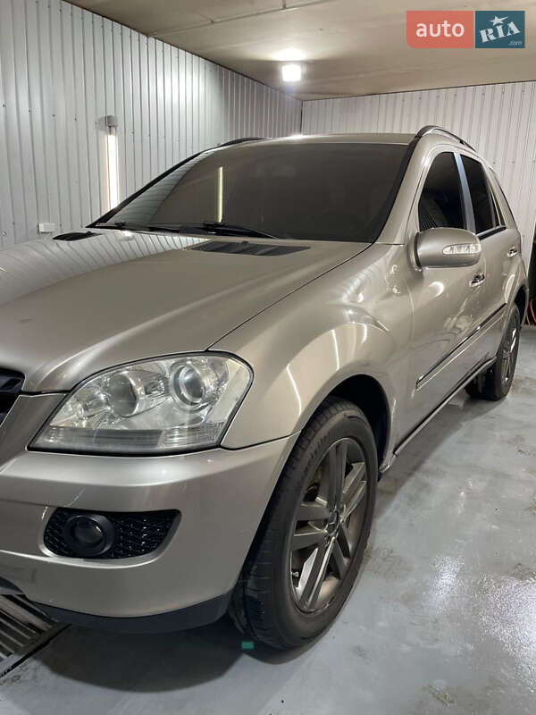 Внедорожник / Кроссовер Mercedes-Benz M-Class 2006 в Тернополе