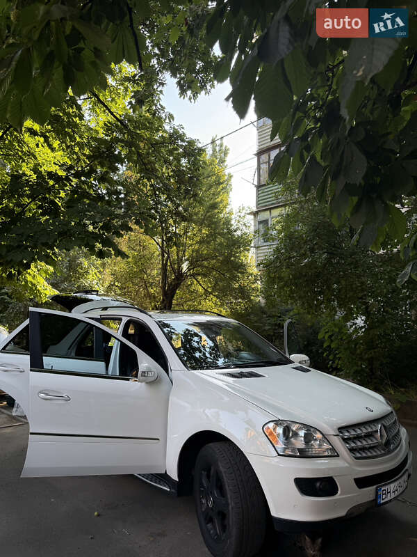 Mercedes-Benz M-Class 2007