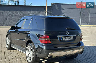 Позашляховик / Кросовер Mercedes-Benz M-Class 2006 в 