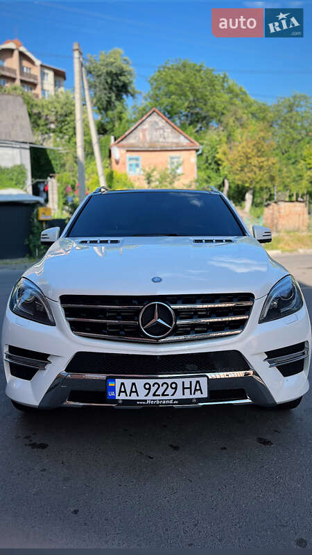 Позашляховик / Кросовер Mercedes-Benz M-Class 2012 в Рівному