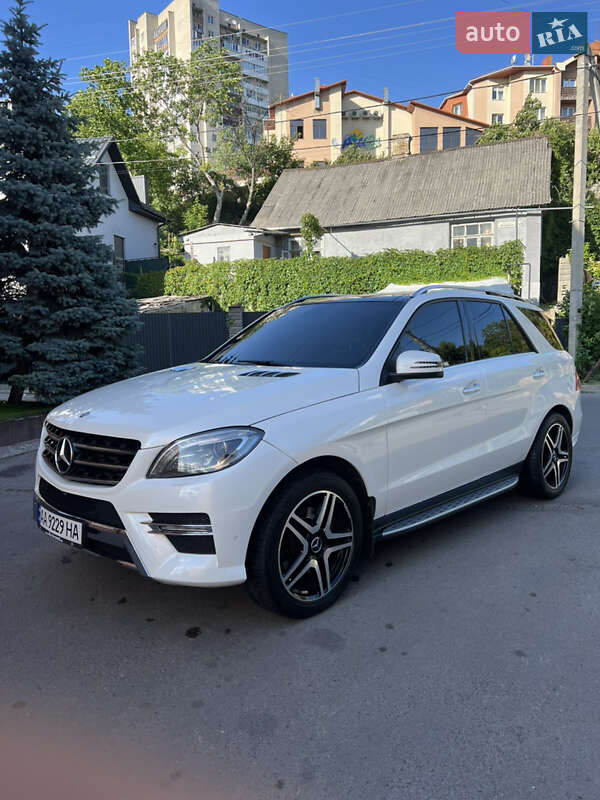 Позашляховик / Кросовер Mercedes-Benz M-Class 2012 в Рівному