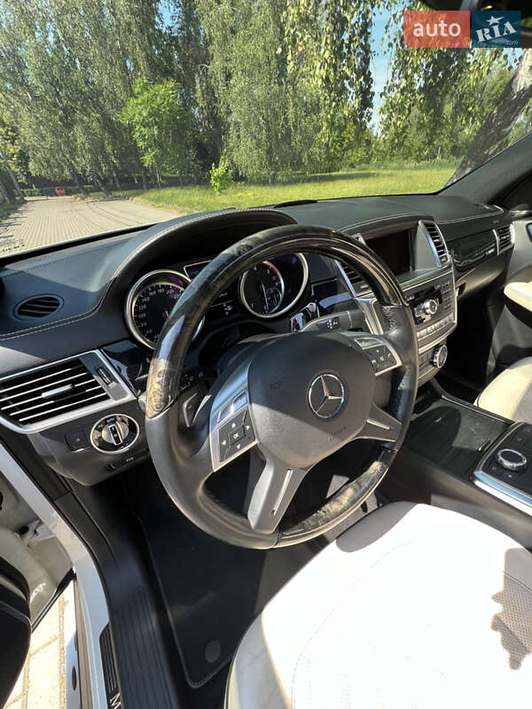 Позашляховик / Кросовер Mercedes-Benz M-Class 2012 в Рівному
