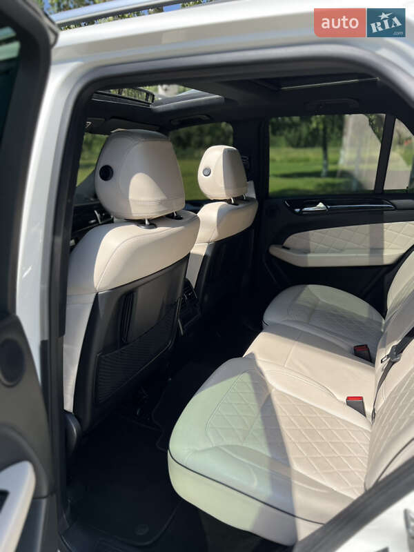 Позашляховик / Кросовер Mercedes-Benz M-Class 2012 в Рівному