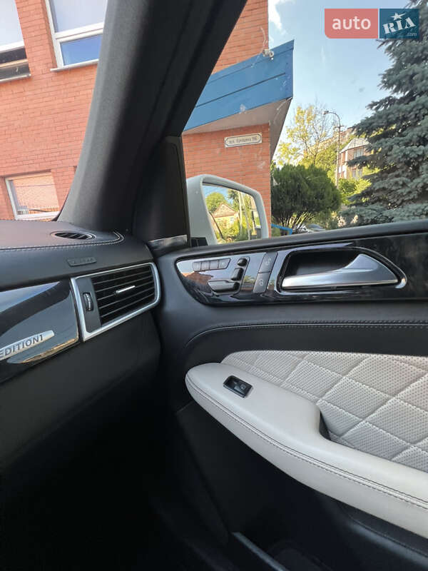 Позашляховик / Кросовер Mercedes-Benz M-Class 2012 в Рівному