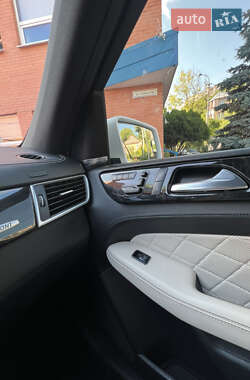 Внедорожник / Кроссовер Mercedes-Benz M-Class 2012 в 