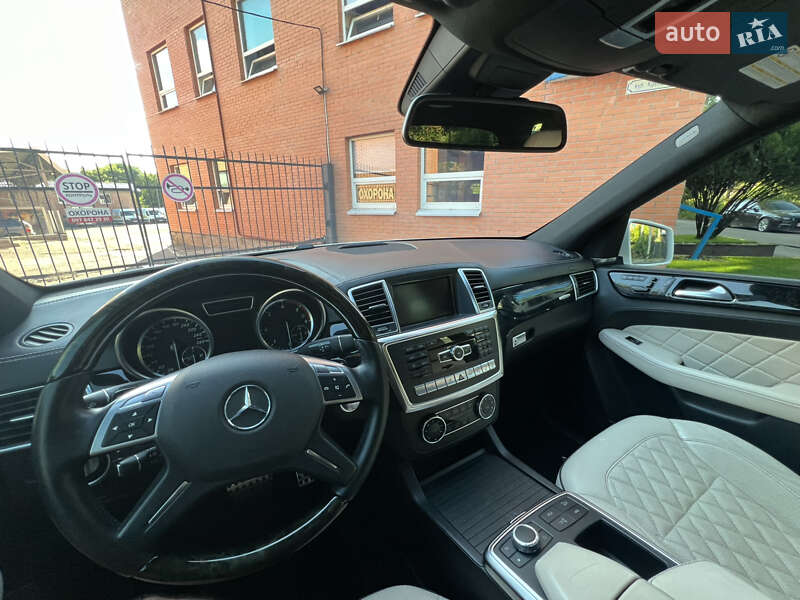 Позашляховик / Кросовер Mercedes-Benz M-Class 2012 в Рівному