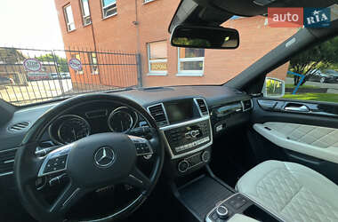 Внедорожник / Кроссовер Mercedes-Benz M-Class 2012 в 