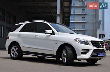 Позашляховик / Кросовер Mercedes-Benz M-Class 2013 в 