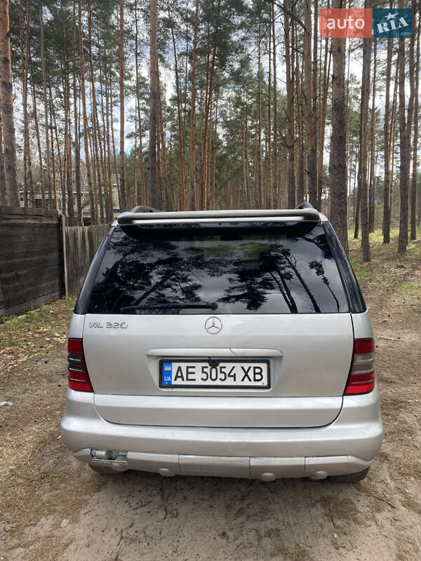 Внедорожник / Кроссовер Mercedes-Benz M-Class 1999 в Киеве