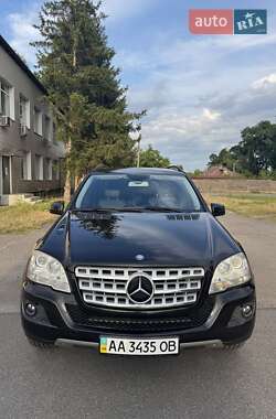 Mercedes-Benz M-Class 2011 Mercedes-Benz M-Class 2011