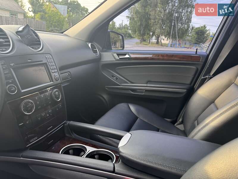 Позашляховик / Кросовер Mercedes-Benz M-Class 2011 в Києві