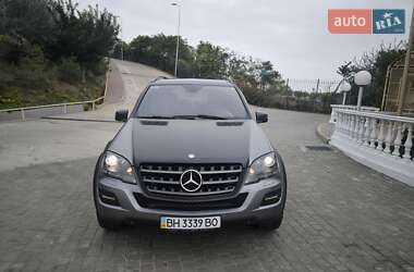 Позашляховик / Кросовер Mercedes-Benz M-Class 2010 в Одесі