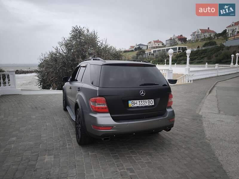 Позашляховик / Кросовер Mercedes-Benz M-Class 2010 в Одесі