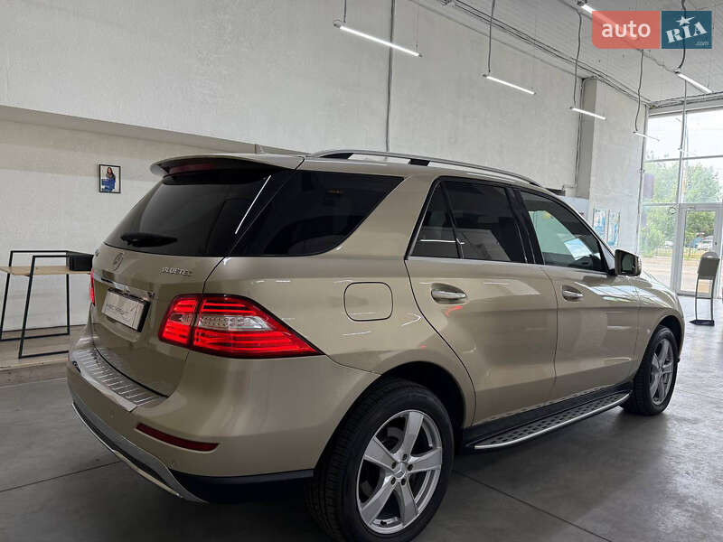 Внедорожник / Кроссовер Mercedes-Benz M-Class 2013 в Киеве