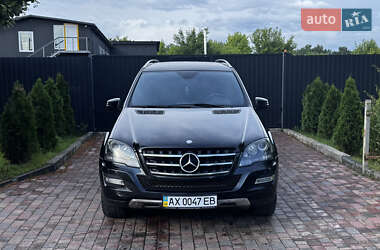 Внедорожник / Кроссовер Mercedes-Benz M-Class 2011 в 