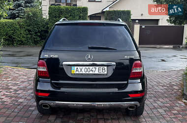 Внедорожник / Кроссовер Mercedes-Benz M-Class 2011 в 