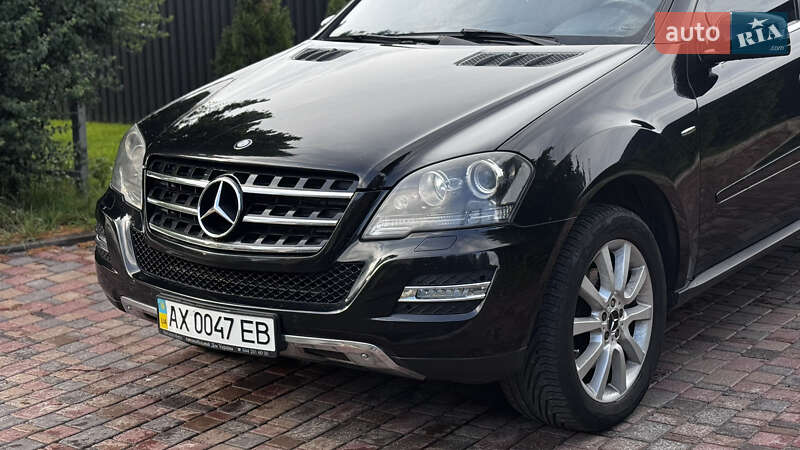 Позашляховик / Кросовер Mercedes-Benz M-Class 2011 в Києві