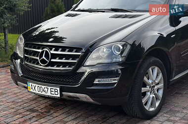 Внедорожник / Кроссовер Mercedes-Benz M-Class 2011 в 