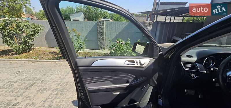 Внедорожник / Кроссовер Mercedes-Benz M-Class 2013 в Полтаве