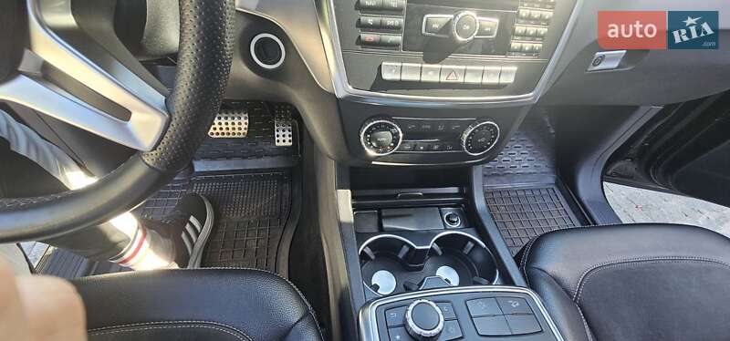 Внедорожник / Кроссовер Mercedes-Benz M-Class 2013 в Полтаве