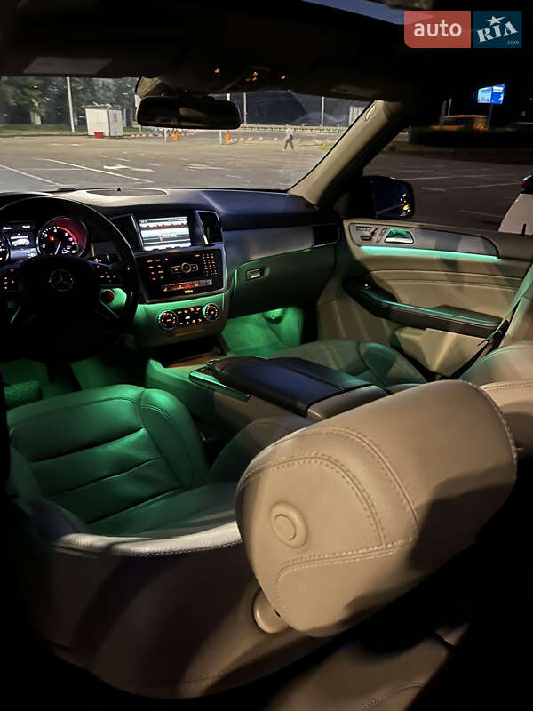 Внедорожник / Кроссовер Mercedes-Benz M-Class 2014 в Киеве