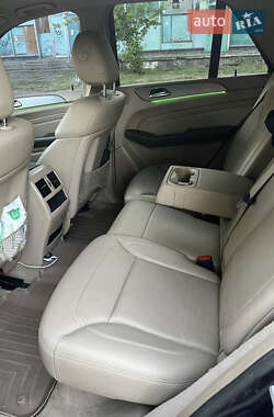 Позашляховик / Кросовер Mercedes-Benz M-Class 2014 в 