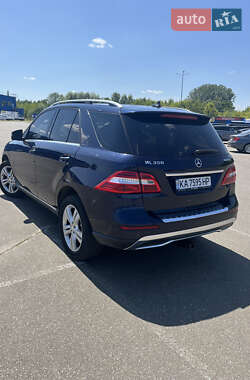Позашляховик / Кросовер Mercedes-Benz M-Class 2014 в 