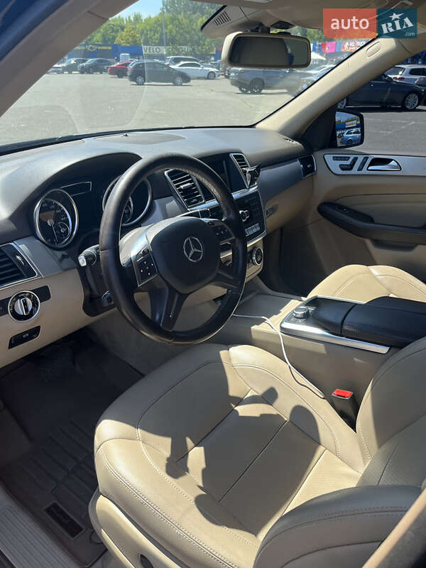 Внедорожник / Кроссовер Mercedes-Benz M-Class 2014 в Киеве