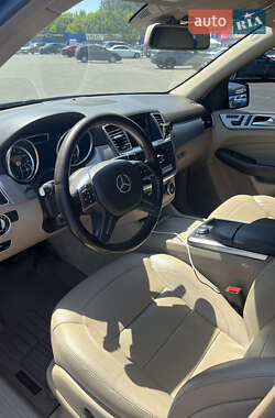 Позашляховик / Кросовер Mercedes-Benz M-Class 2014 в 