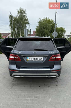 Позашляховик / Кросовер Mercedes-Benz M-Class 2012 в 