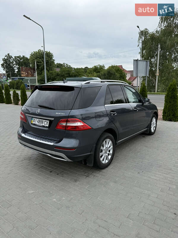 Позашляховик / Кросовер Mercedes-Benz M-Class 2012 в Києві