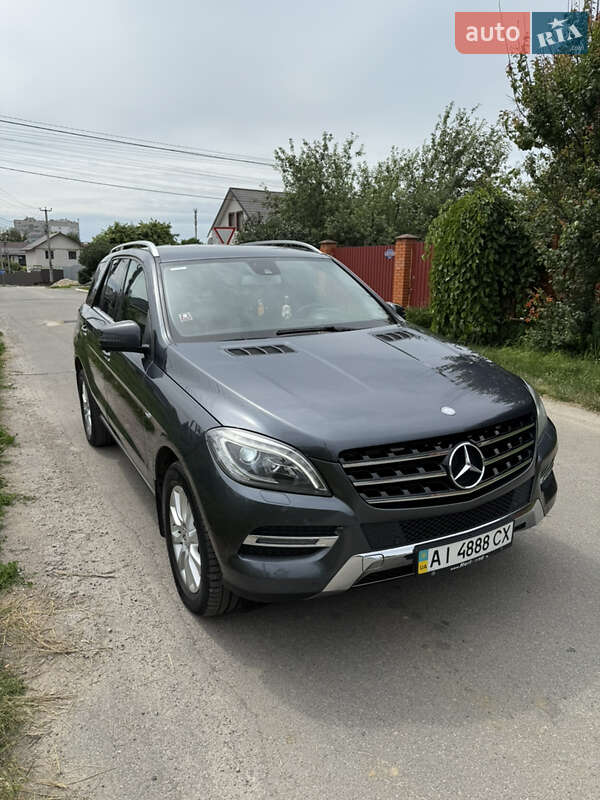 Позашляховик / Кросовер Mercedes-Benz M-Class 2012 в Києві