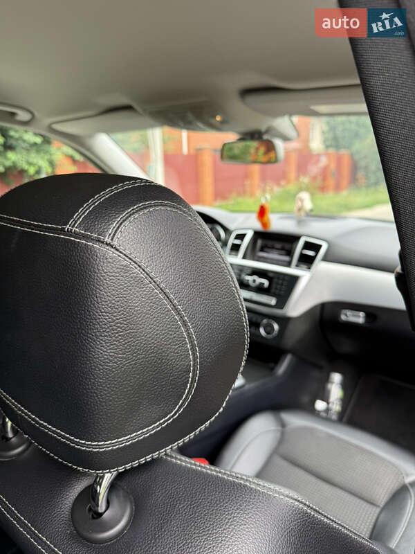 Позашляховик / Кросовер Mercedes-Benz M-Class 2012 в Києві