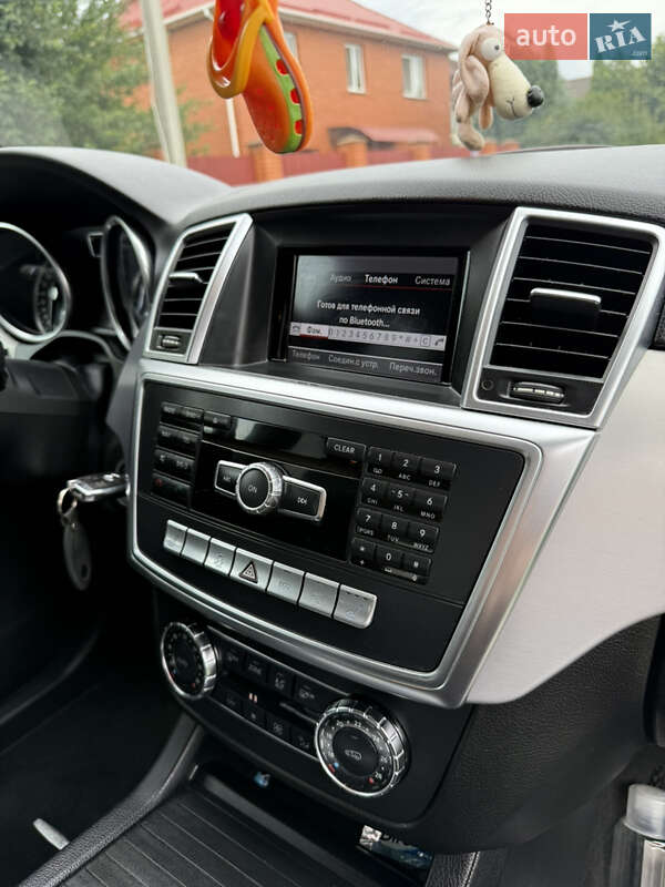 Позашляховик / Кросовер Mercedes-Benz M-Class 2012 в Києві