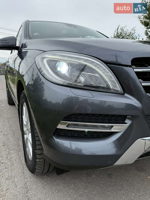 Позашляховик / Кросовер Mercedes-Benz M-Class 2012 в Києві