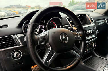 Внедорожник / Кроссовер Mercedes-Benz M-Class 2012 в 
